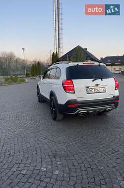 Позашляховик / Кросовер Chevrolet Captiva 2013 в 