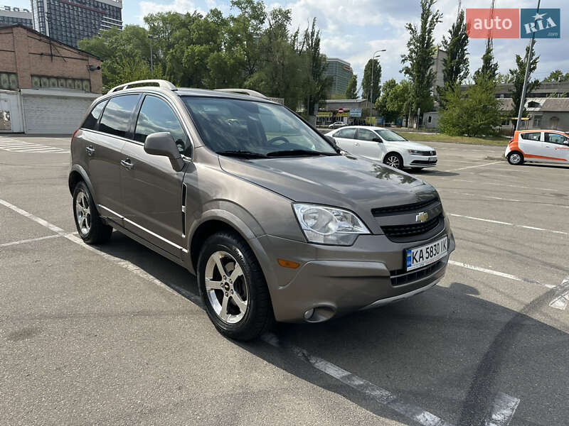 Позашляховик / Кросовер Chevrolet Captiva 2012 в Києві