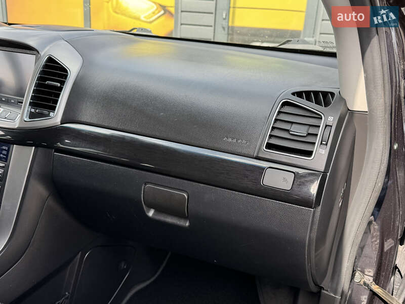 Внедорожник / Кроссовер Chevrolet Captiva 2011 в Стрые
