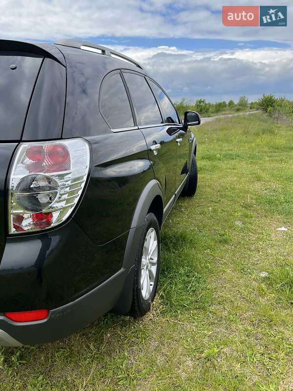 Внедорожник / Кроссовер Chevrolet Captiva 2012 в Новояворовске