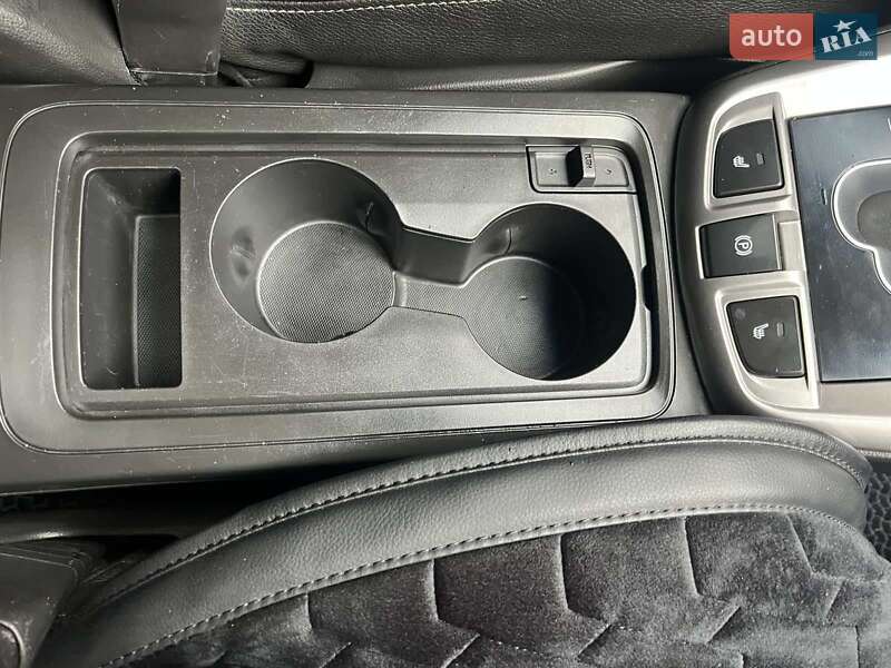 Внедорожник / Кроссовер Chevrolet Captiva 2012 в Новояворовске