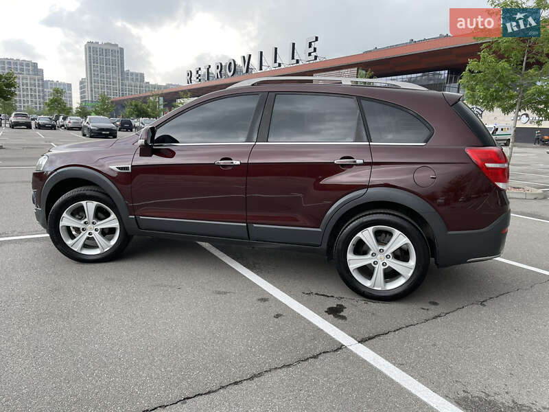 Позашляховик / Кросовер Chevrolet Captiva 2014 в Києві