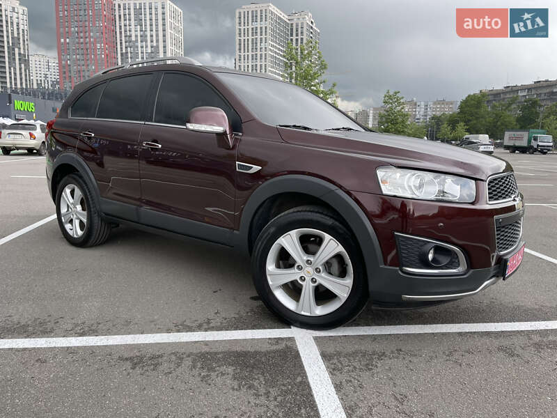 Позашляховик / Кросовер Chevrolet Captiva 2014 в Києві