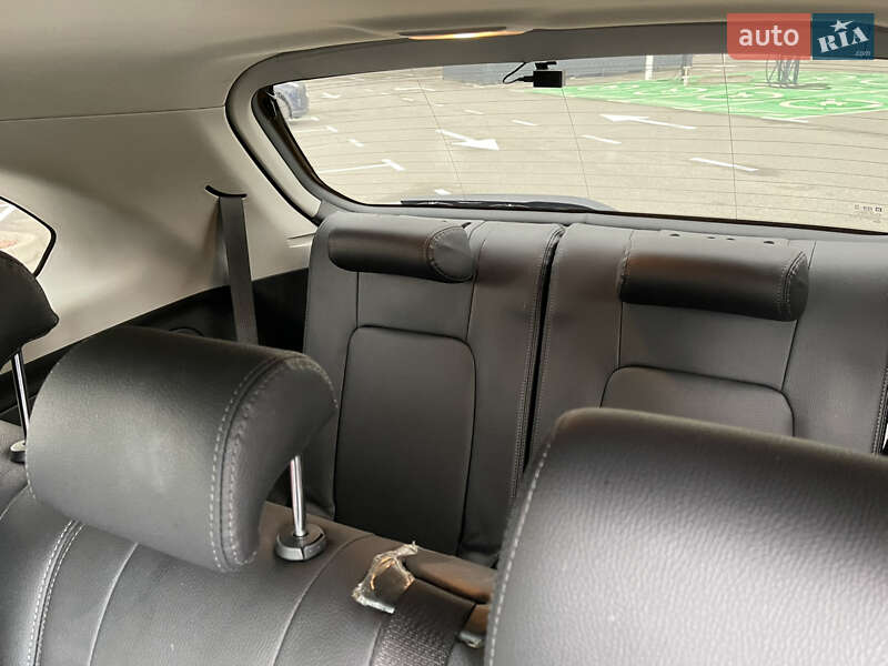 Позашляховик / Кросовер Chevrolet Captiva 2014 в Києві