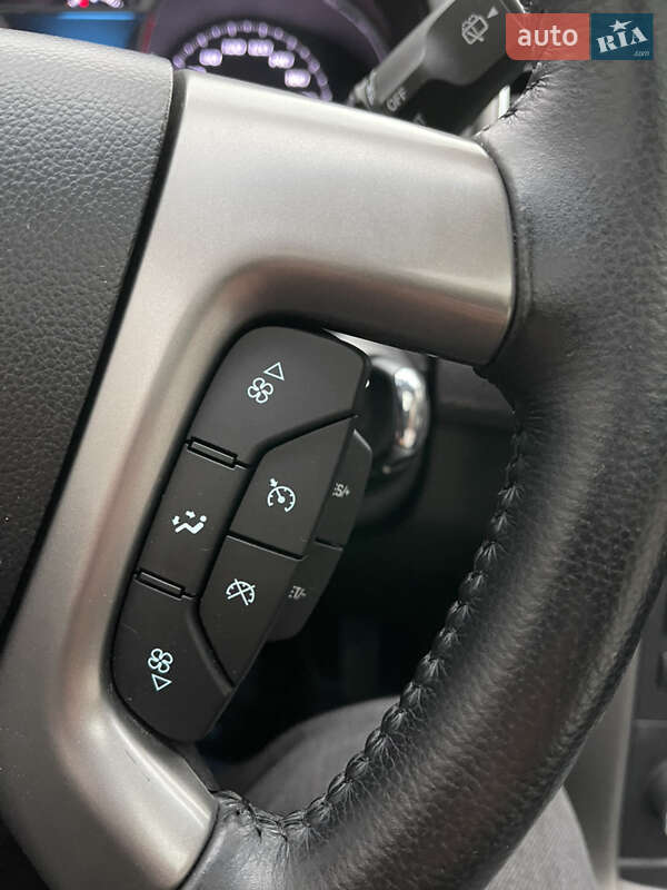 Позашляховик / Кросовер Chevrolet Captiva 2014 в Києві