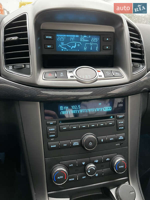 Позашляховик / Кросовер Chevrolet Captiva 2014 в Києві