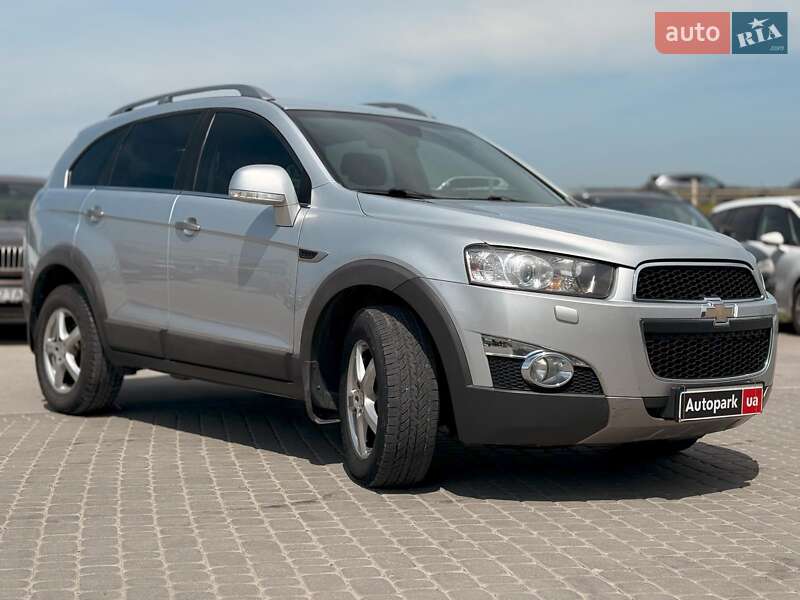 Позашляховик / Кросовер Chevrolet Captiva 2011 в Львові