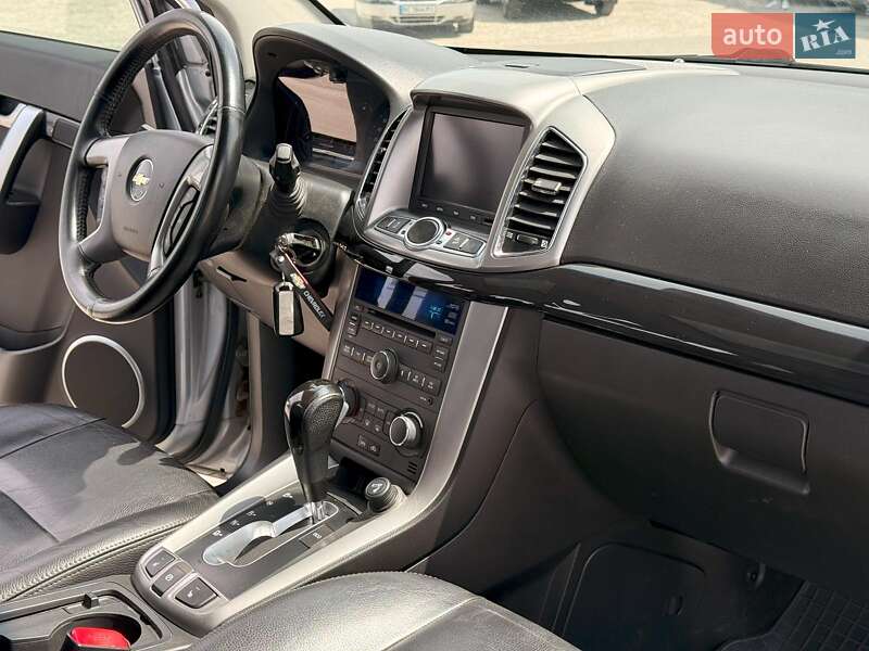 Позашляховик / Кросовер Chevrolet Captiva 2011 в Львові