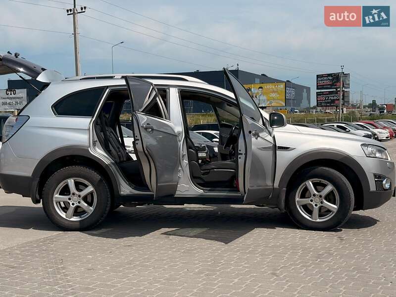 Позашляховик / Кросовер Chevrolet Captiva 2011 в Львові