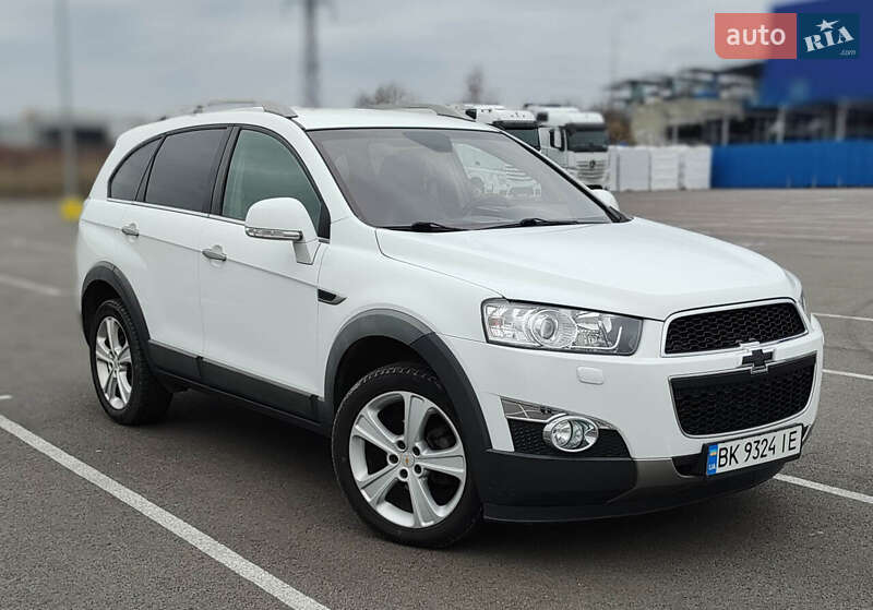 Внедорожник / Кроссовер Chevrolet Captiva 2012 в 