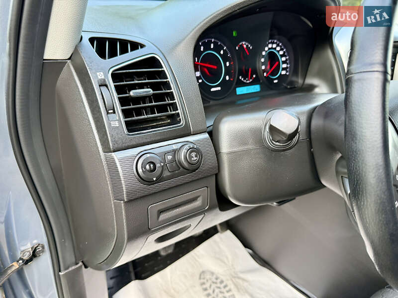 Внедорожник / Кроссовер Chevrolet Captiva 2014 в Дубно