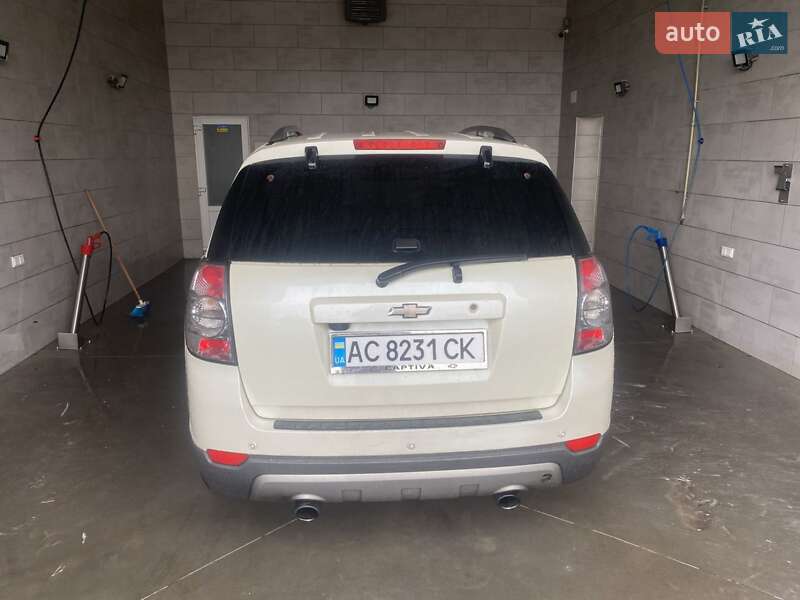 Позашляховик / Кросовер Chevrolet Captiva 2011 в Луцьку