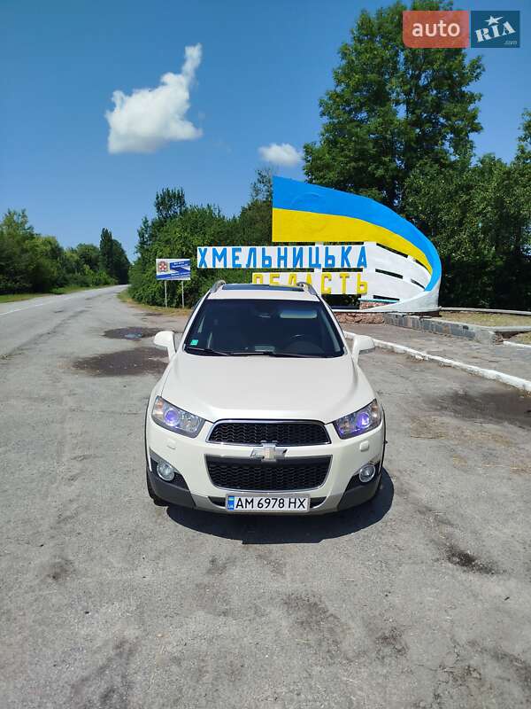 Внедорожник / Кроссовер Chevrolet Captiva 2011 в 
