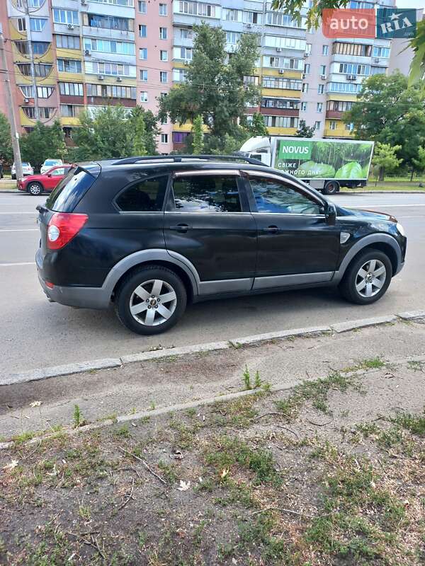 Позашляховик / Кросовер Chevrolet Captiva 2008 в Києві