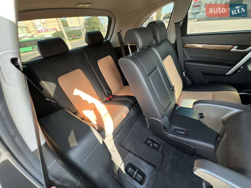 Внедорожник / Кроссовер Chevrolet Captiva 2016 в Харькове