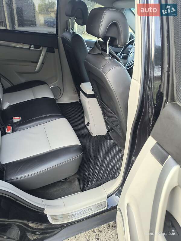 Позашляховик / Кросовер Chevrolet Captiva 2011 в Славуті