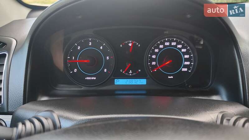 Внедорожник / Кроссовер Chevrolet Captiva 2011 в Золочеве фото 13 Внедорожник / Кроссовер Chevrolet Captiva 2011 в Золочеве