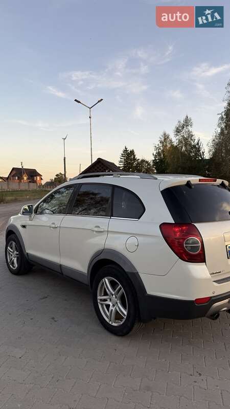Внедорожник / Кроссовер Chevrolet Captiva 2011 в Сарнах
