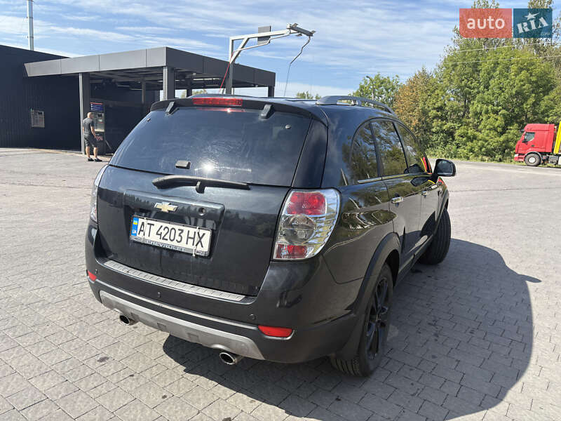 Внедорожник / Кроссовер Chevrolet Captiva 2011 в Надворной