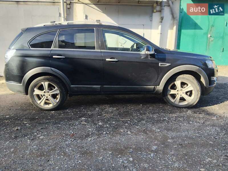 Позашляховик / Кросовер Chevrolet Captiva 2011 в Львові