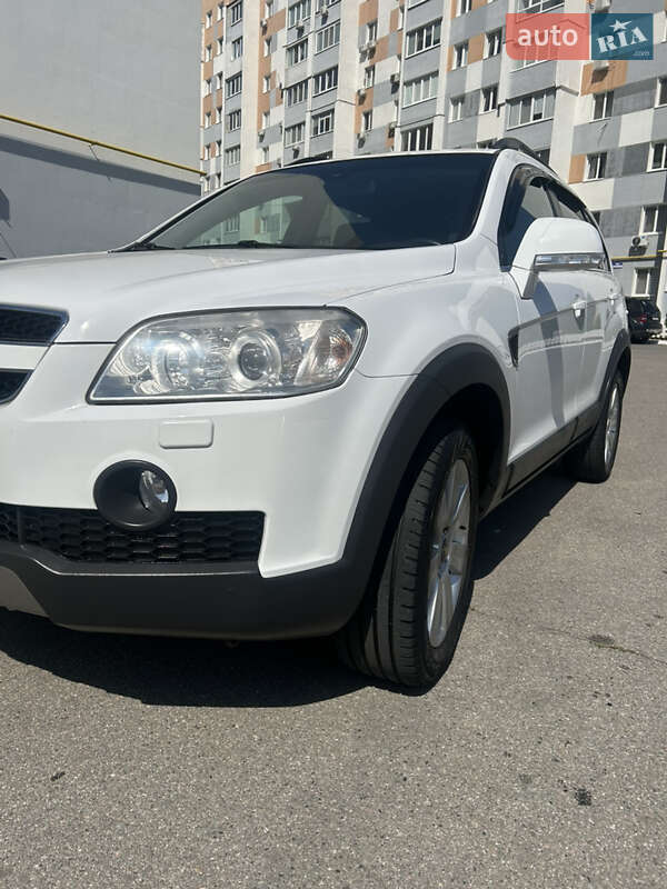 Внедорожник / Кроссовер Chevrolet Captiva 2010 в Харькове