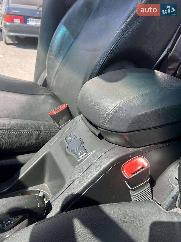 Внедорожник / Кроссовер Chevrolet Captiva 2010 в Харькове