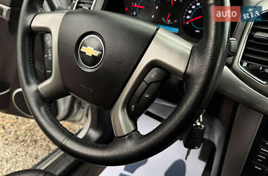 Позашляховик / Кросовер Chevrolet Captiva 2012 в 