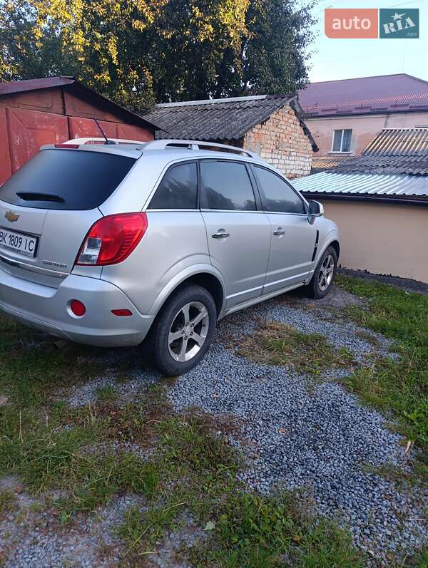 Внедорожник / Кроссовер Chevrolet Captiva 2013 в Ровно