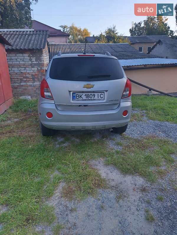 Внедорожник / Кроссовер Chevrolet Captiva 2013 в Ровно