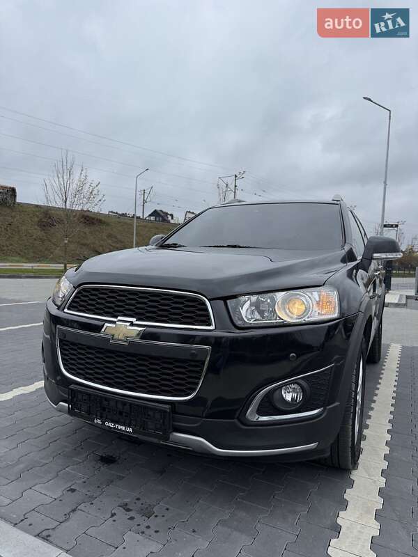Позашляховик / Кросовер Chevrolet Captiva 2015 в  фото Позашляховик / Кросовер Chevrolet Captiva 2015 в