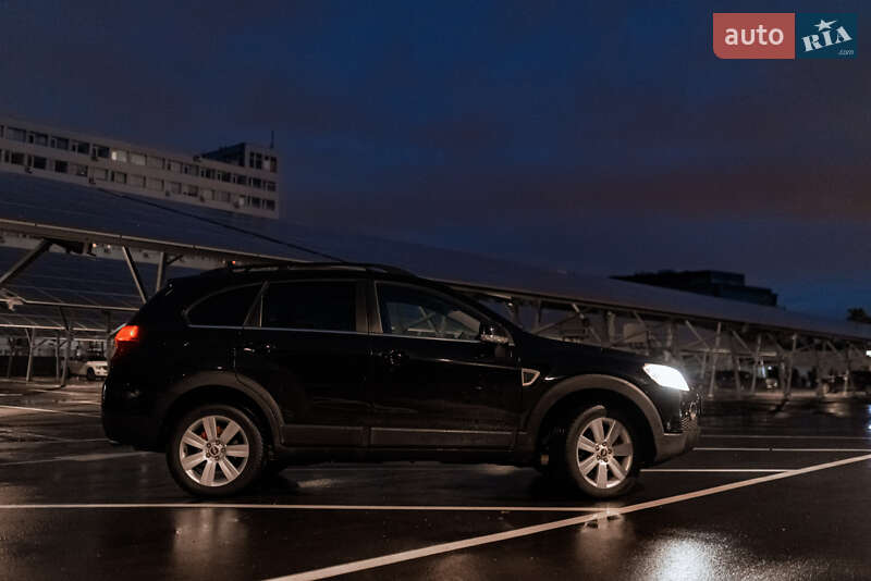 Позашляховик / Кросовер Chevrolet Captiva 2008 в Києві