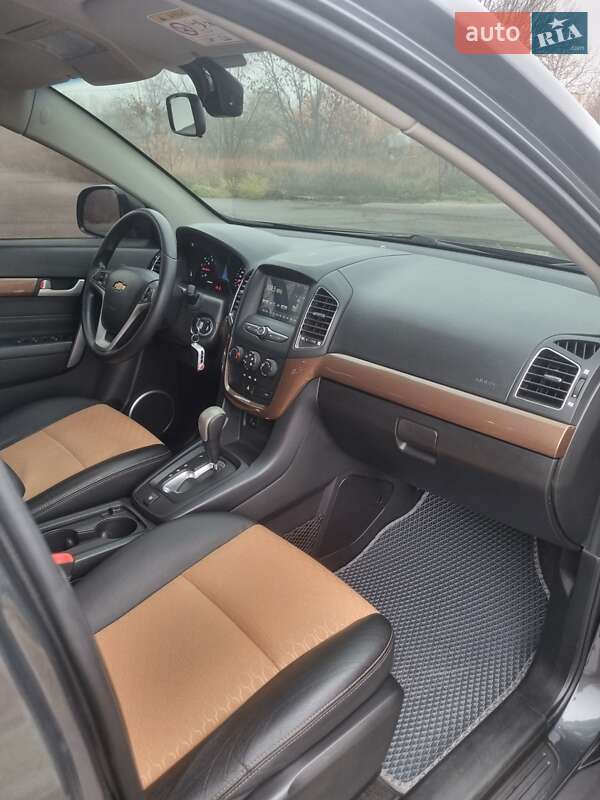 Внедорожник / Кроссовер Chevrolet Captiva 2016 в Харькове