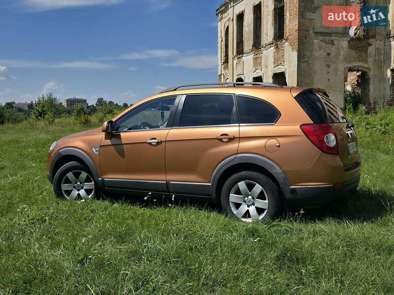 Позашляховик / Кросовер Chevrolet Captiva 2008 в Ізяславі