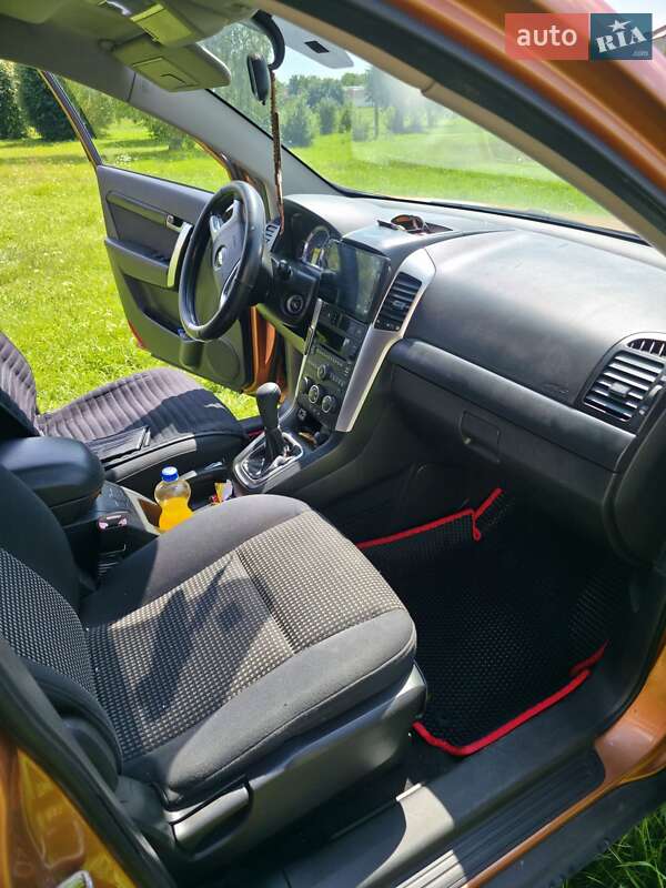 Позашляховик / Кросовер Chevrolet Captiva 2008 в Ізяславі