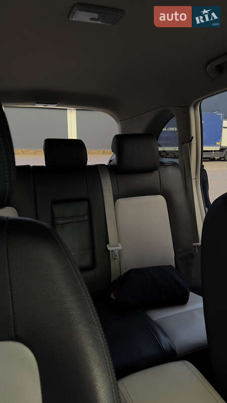 Внедорожник / Кроссовер Chevrolet Captiva 2012 в Стрые