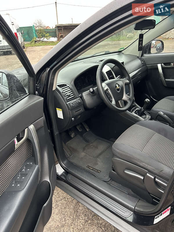 Внедорожник / Кроссовер Chevrolet Captiva 2010 в Нововолынске