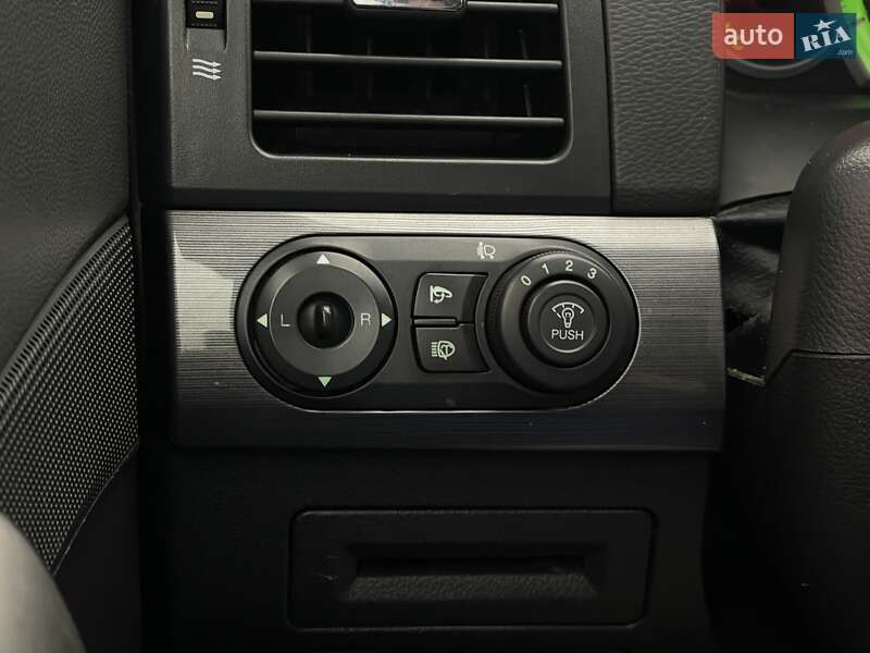 Позашляховик / Кросовер Chevrolet Captiva 2008 в Києві