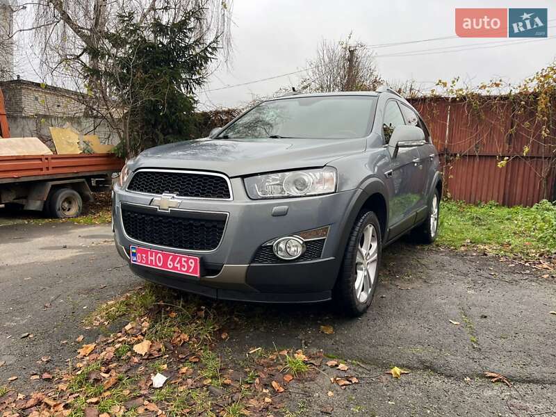 Внедорожник / Кроссовер Chevrolet Captiva 2012 в Луцке