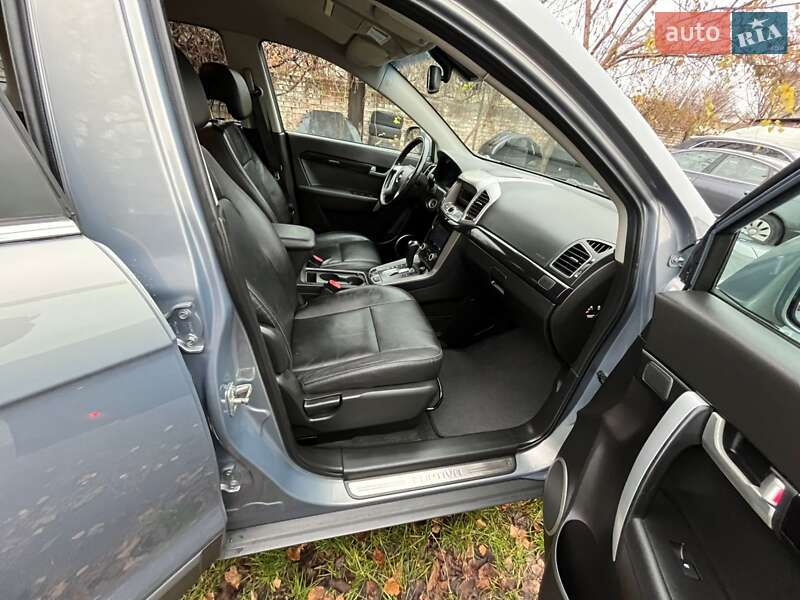 Внедорожник / Кроссовер Chevrolet Captiva 2012 в Луцке