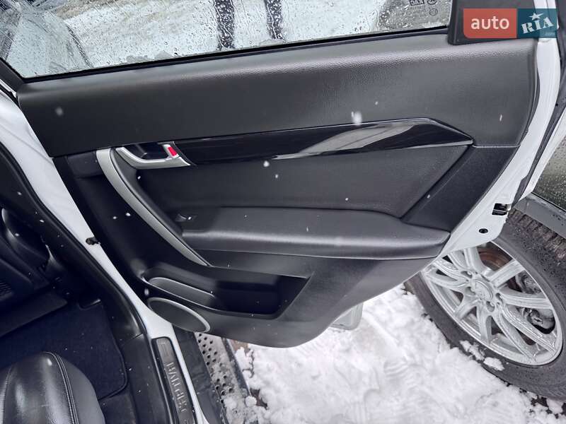 Внедорожник / Кроссовер Chevrolet Captiva 2013 в Стрые