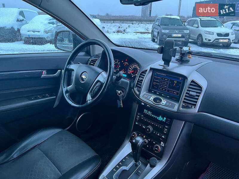 Позашляховик / Кросовер Chevrolet Captiva 2014 в Львові