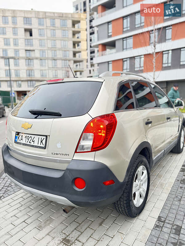 Внедорожник / Кроссовер Chevrolet Captiva 2014 в Киеве