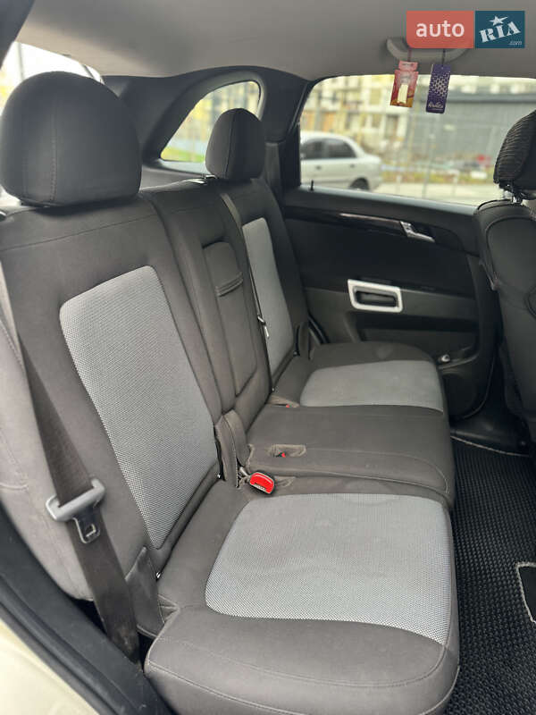 Внедорожник / Кроссовер Chevrolet Captiva 2014 в Киеве