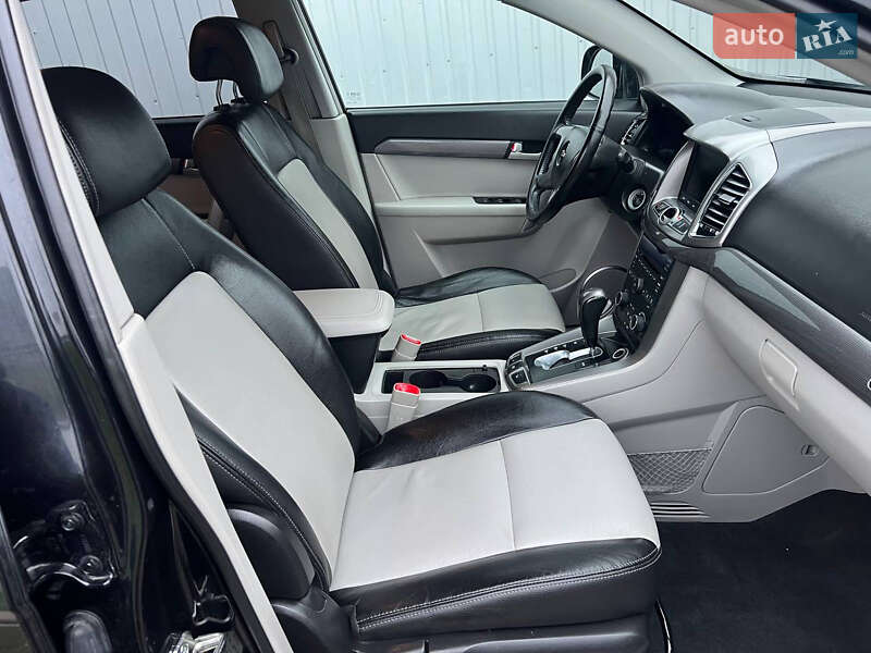 Внедорожник / Кроссовер Chevrolet Captiva 2011 в Киеве