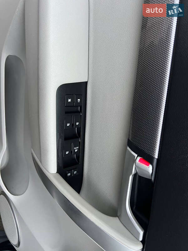 Внедорожник / Кроссовер Chevrolet Captiva 2011 в Киеве