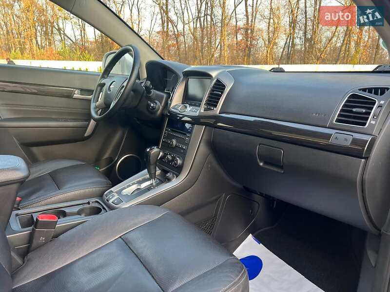 Внедорожник / Кроссовер Chevrolet Captiva 2013 в Луцке