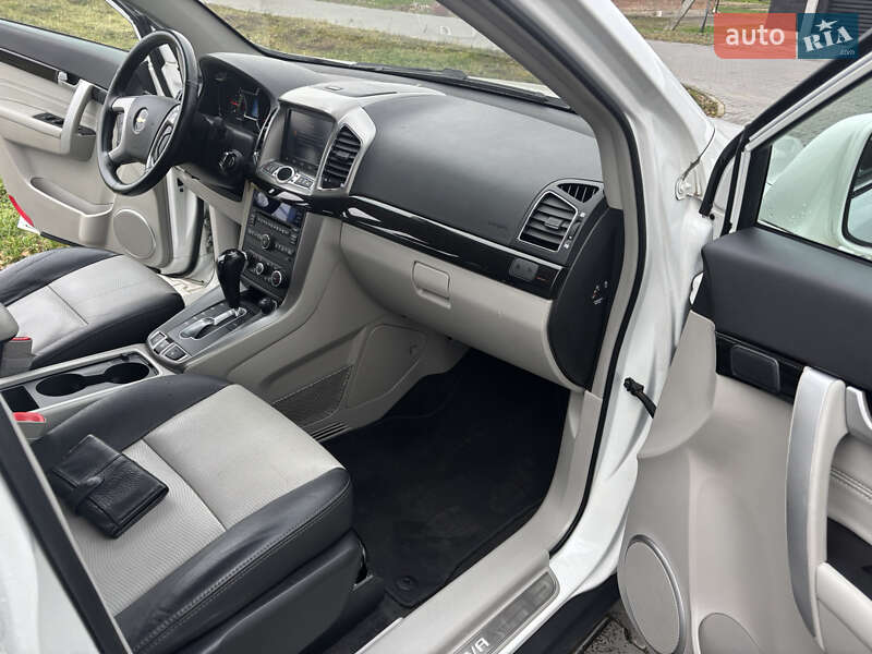 Внедорожник / Кроссовер Chevrolet Captiva 2013 в Луцке