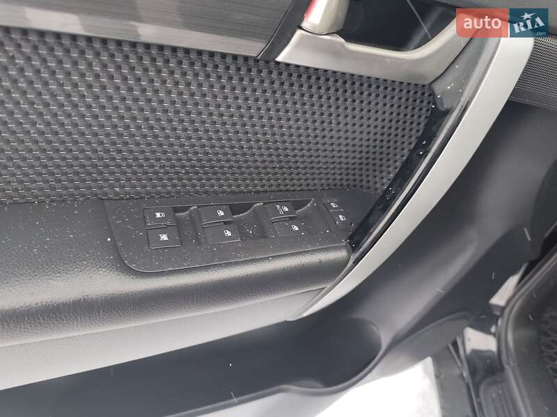 Позашляховик / Кросовер Chevrolet Captiva 2010 в Житомирі