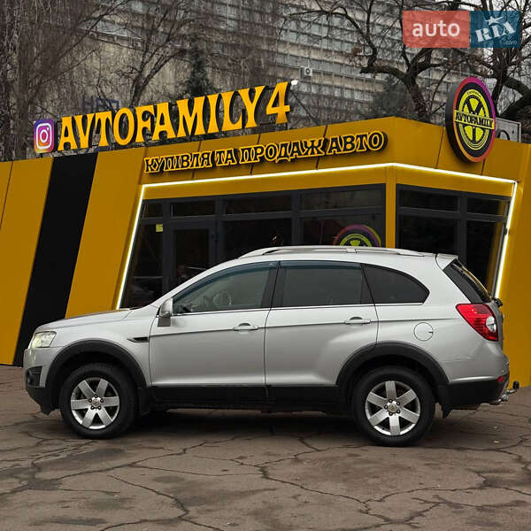 Позашляховик / Кросовер Chevrolet Captiva 2011 в Києві