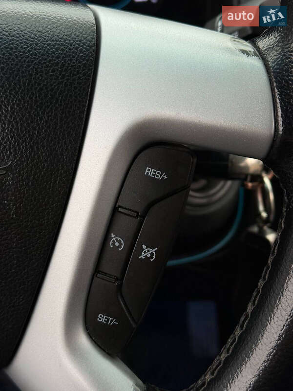 Позашляховик / Кросовер Chevrolet Captiva 2011 в Києві